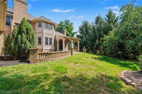 5671 Brownstone Circle NW Canton OH 44718