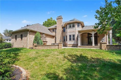 5671 Brownstone Circle NW Canton OH 44718