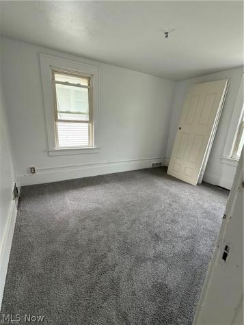 802 Clay Drive Akron OH 44311