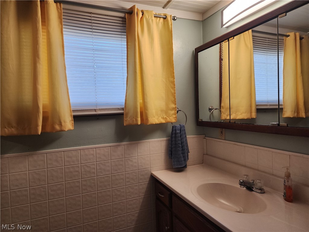 221 Washington Street Coshocton OH 43812