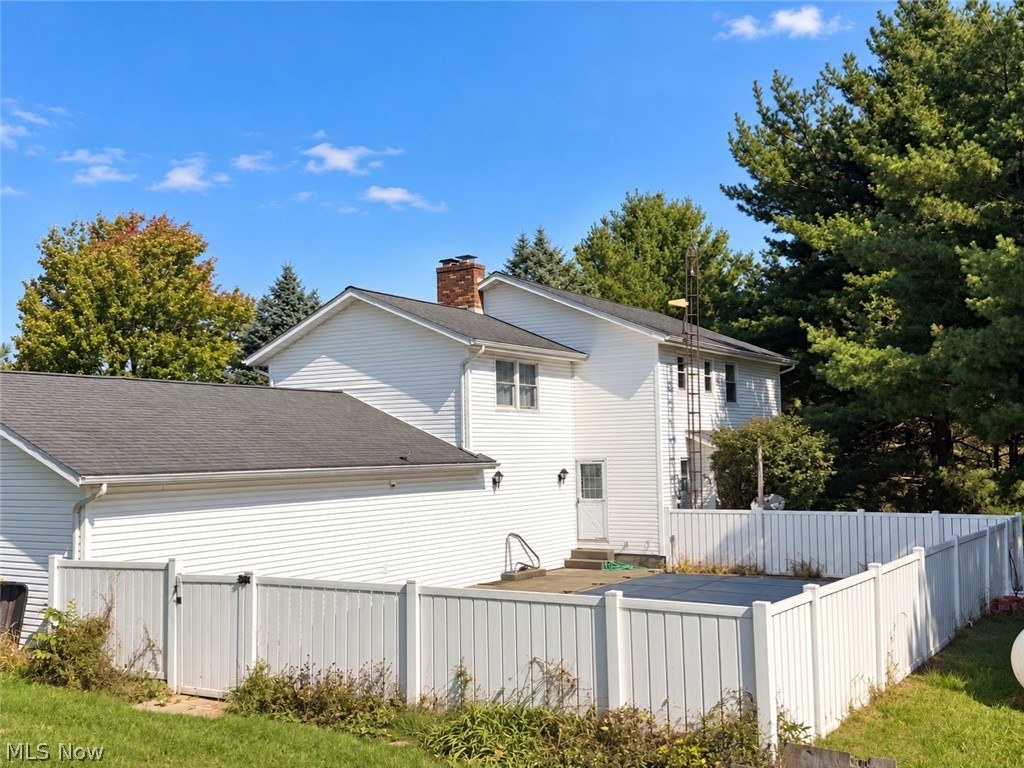 17123 County Road 7 Coshocton OH 43812