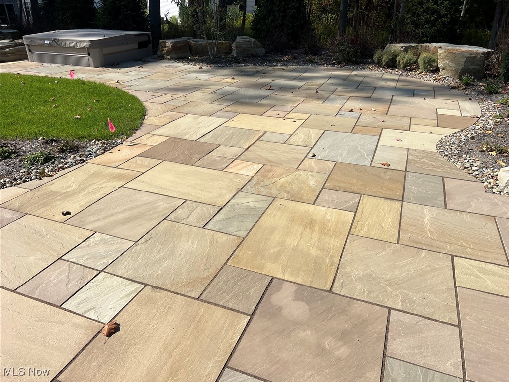 825 Club Drive W Aurora OH 44202