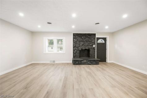 1357 Shanafelt Avenue Akron OH 44312