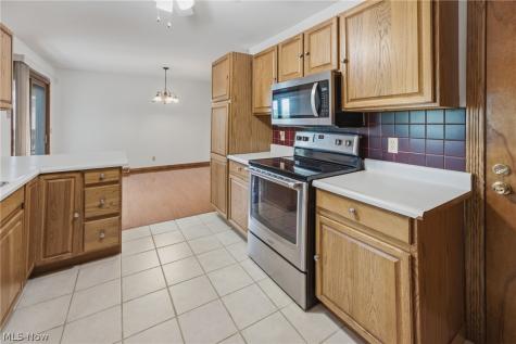 3460 Swallen Avenue Louisville OH 44641