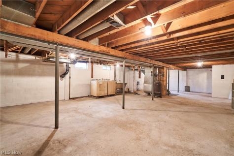 2964 Harris Avenue Norton OH 44203