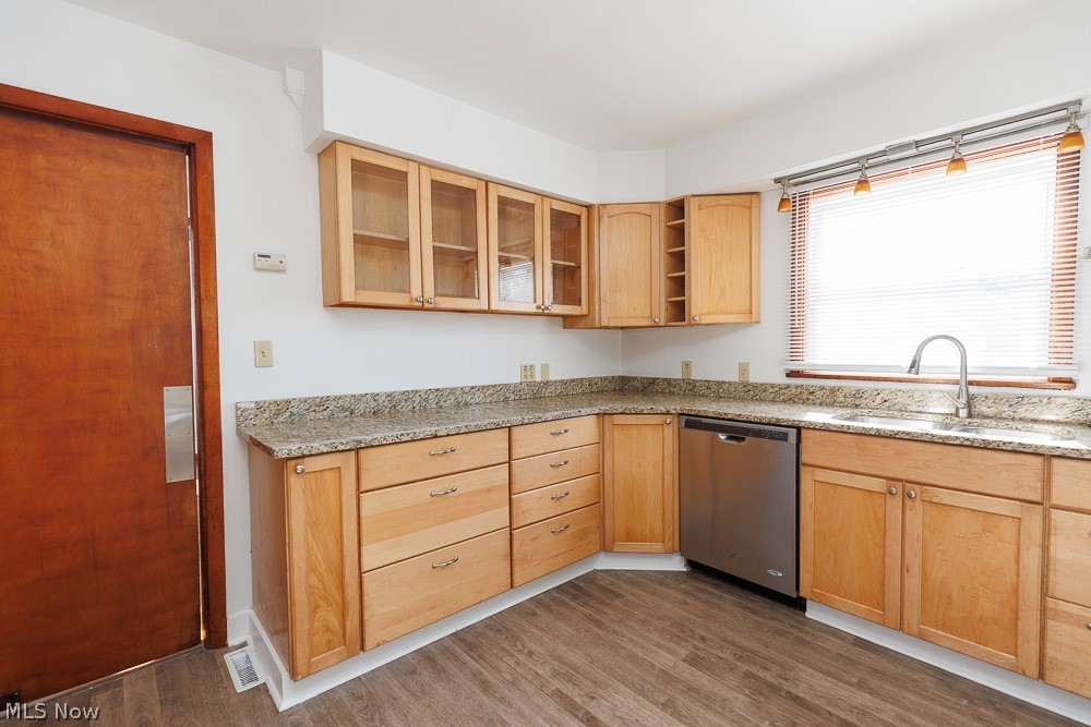 880 Douglas Street Vermilion OH 44089