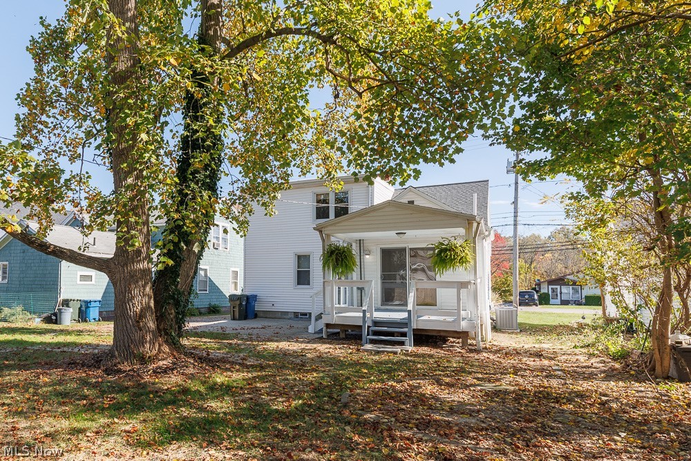 880 Douglas Street Vermilion OH 44089