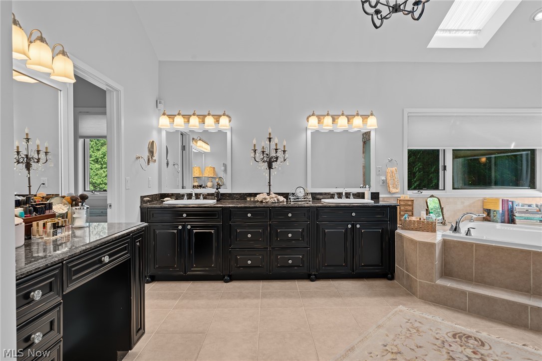 8 Pebblebrook Lane Chagrin Falls OH 44022