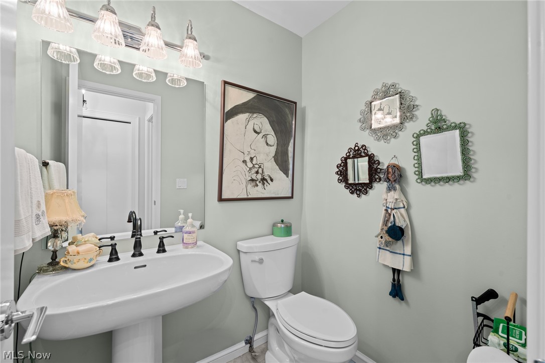 8 Pebblebrook Lane Chagrin Falls OH 44022