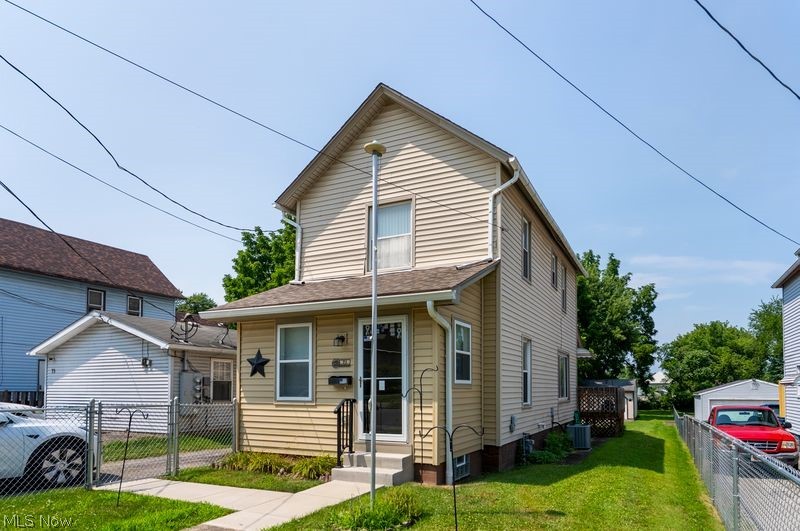 71 Elm Street Struthers OH 44471