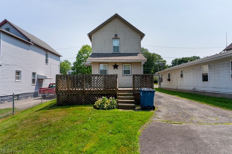 71 Elm Street Struthers OH 44471