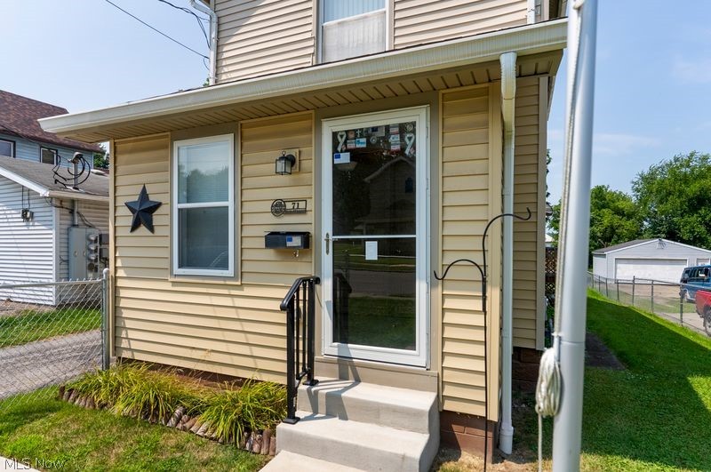 71 Elm Street Struthers OH 44471