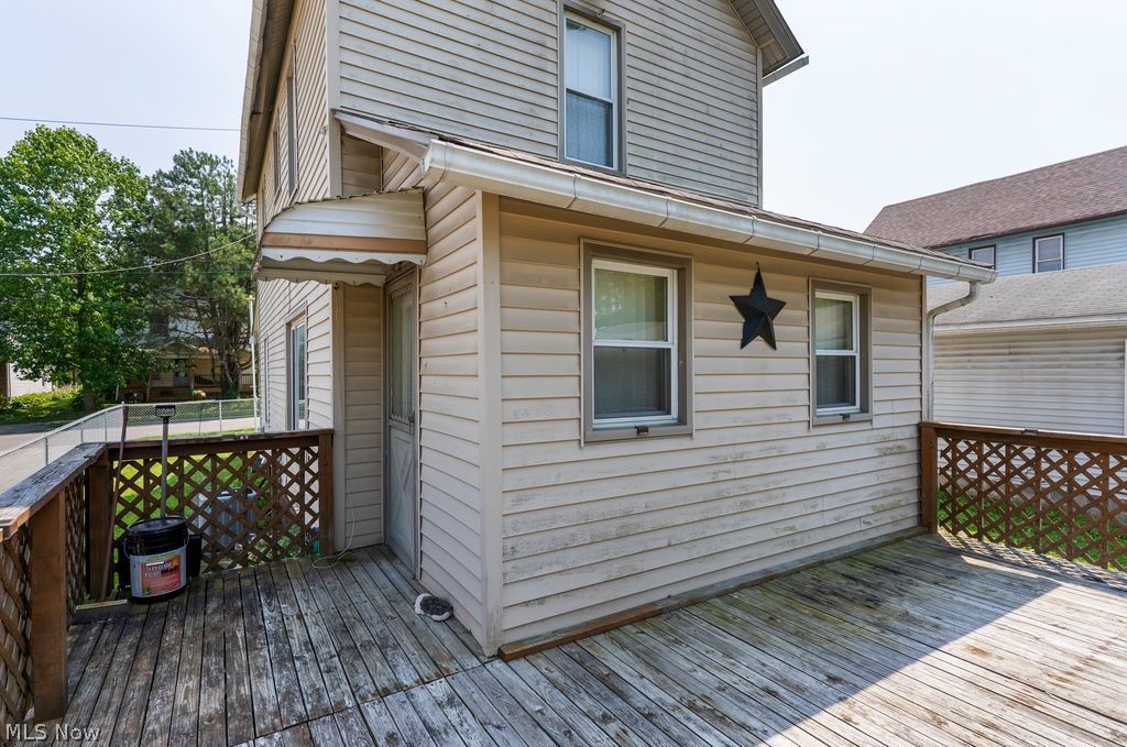 71 Elm Street Struthers OH 44471