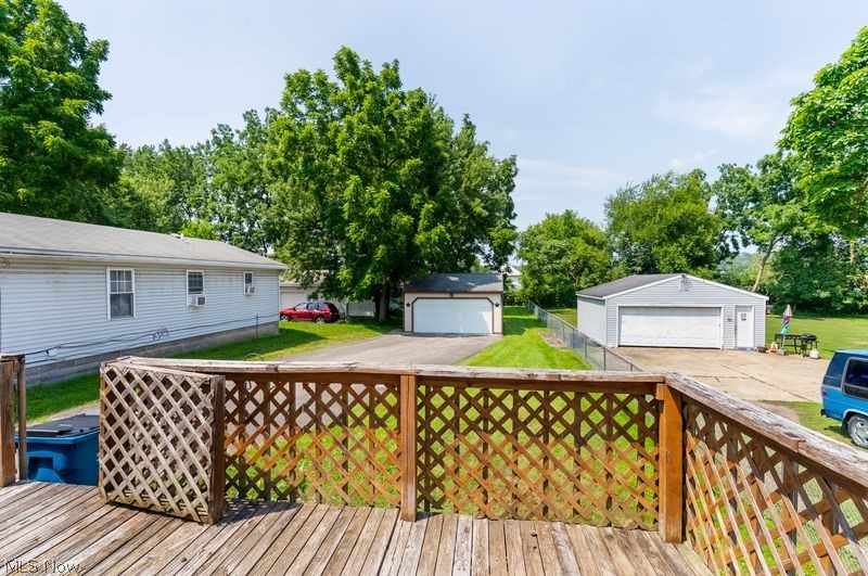 71 Elm Street Struthers OH 44471
