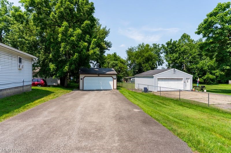71 Elm Street Struthers OH 44471