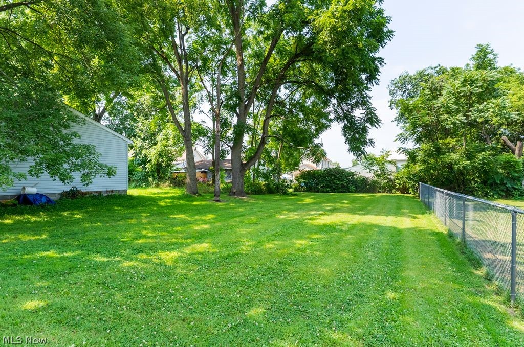71 Elm Street Struthers OH 44471