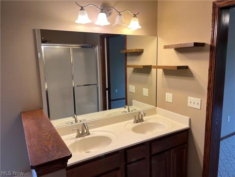9338 Towpath Trail Seville OH 44273