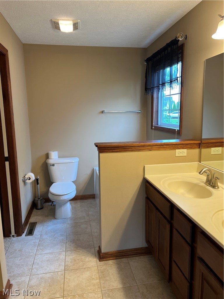 9338 Towpath Trail Seville OH 44273