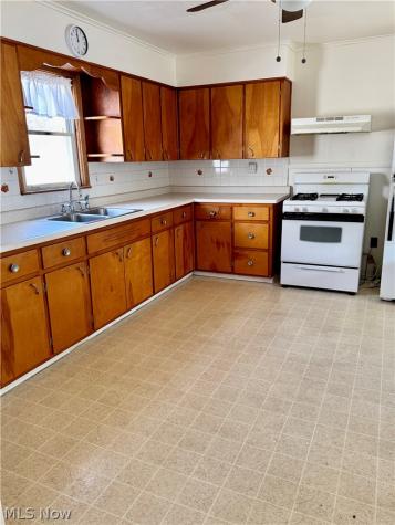 374 Tenney Avenue Youngstown OH 44405