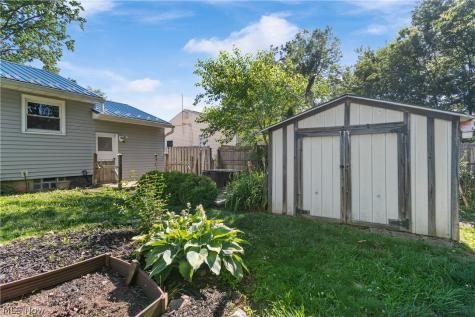 209 Grove Avenue Cuyahoga Falls OH 44221