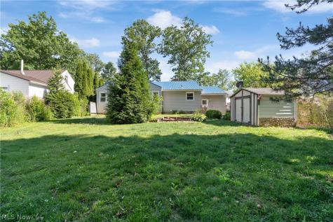 209 Grove Avenue Cuyahoga Falls OH 44221