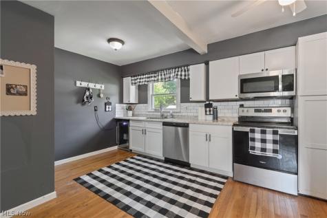 209 Grove Avenue Cuyahoga Falls OH 44221