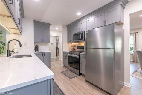 419 Ridgewood Drive Eastlake OH 44095