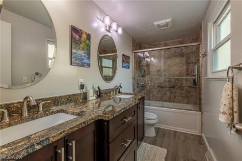 419 Ridgewood Drive Eastlake OH 44095