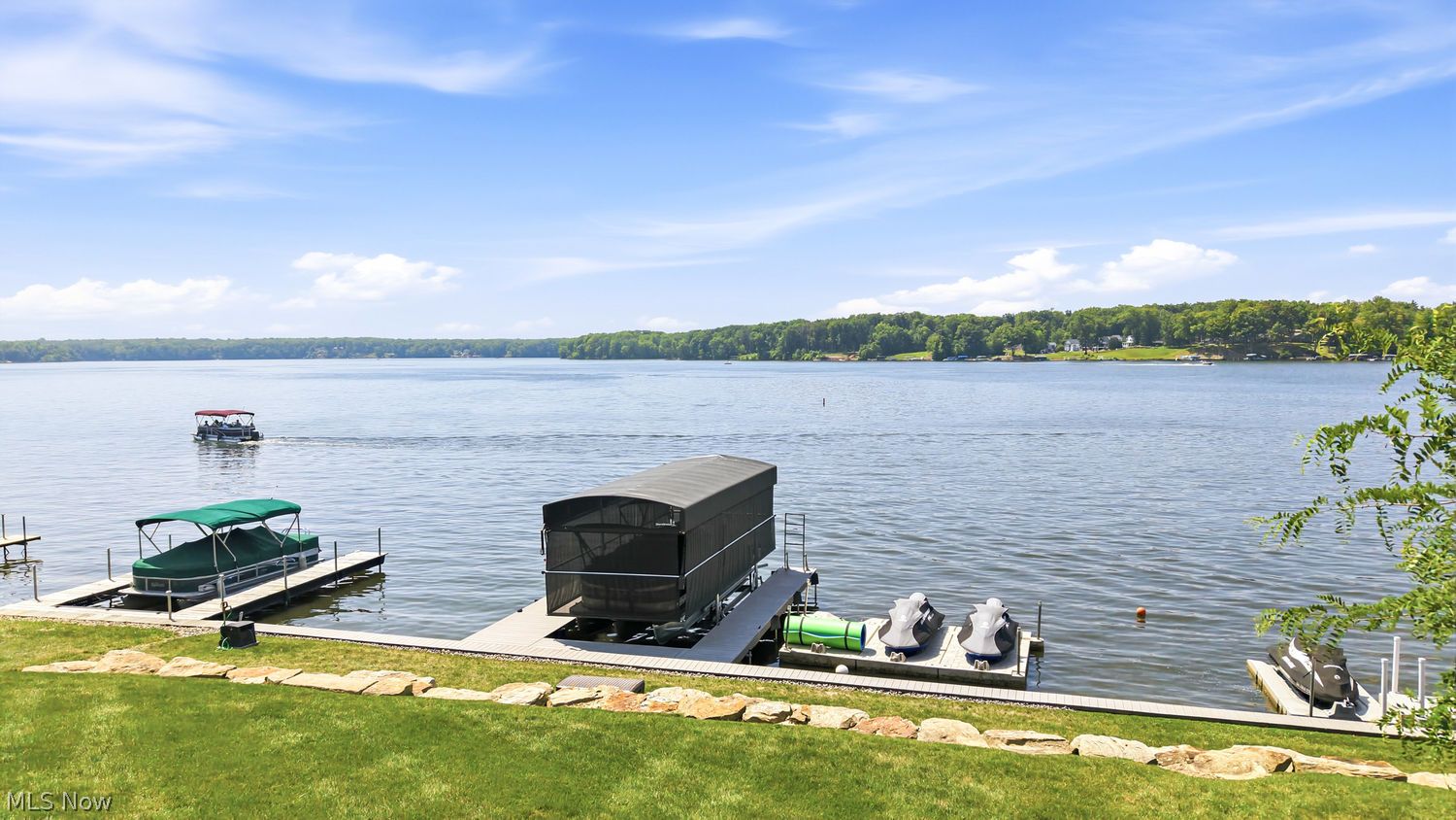 17931 Mahoning Avenue Lake Milton OH 44429
