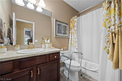 3981 Timber Walk Lorain OH 44053