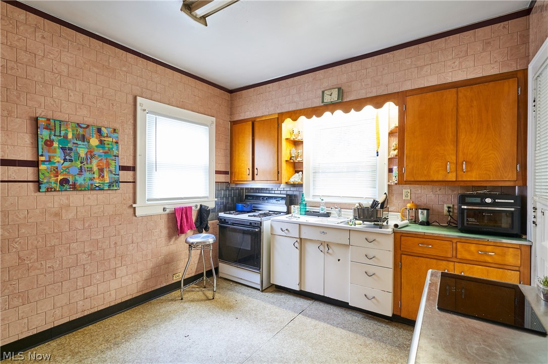 446 E Voris Street Akron OH 44311