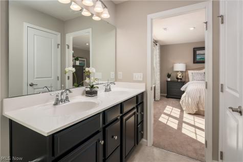 3270 Sandmill Run Amherst OH 44001