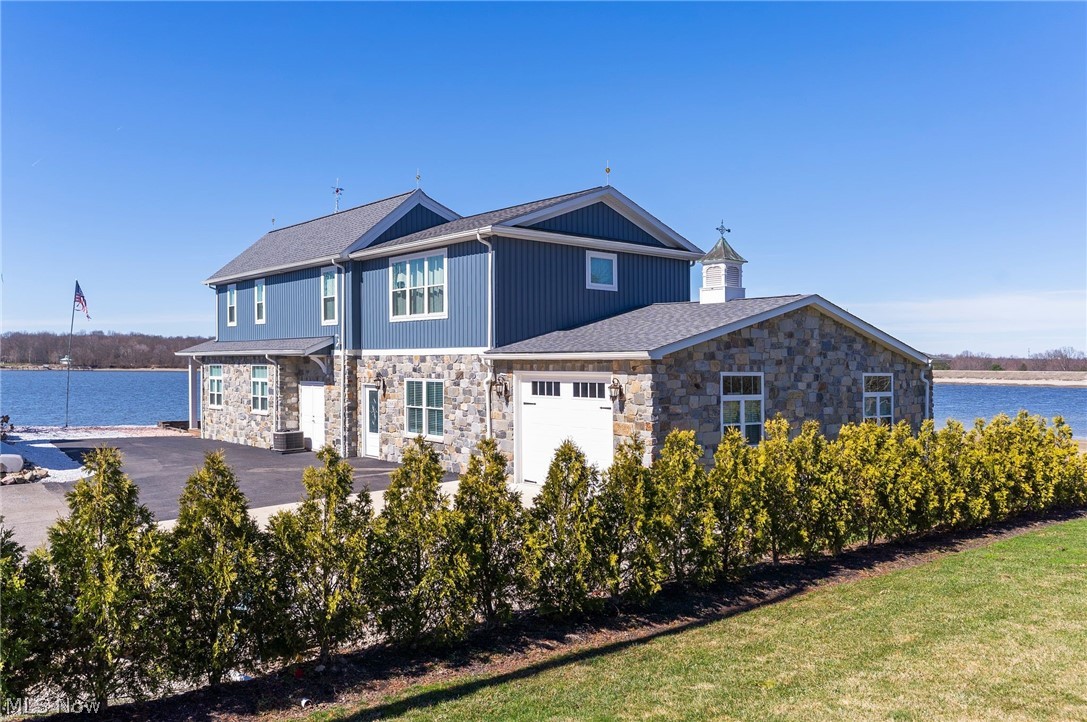 2166 NE River Road Lake Milton OH 44429