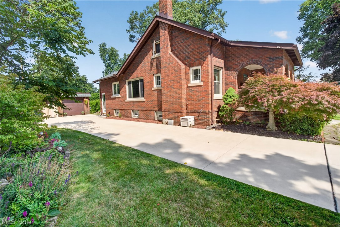 156 Woodhill Drive Amherst OH 44001