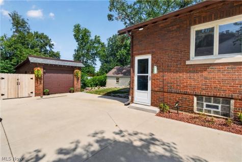 156 Woodhill Drive Amherst OH 44001