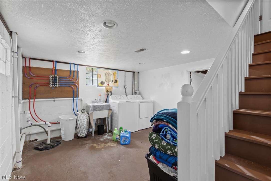 935 Logan Avenue Toronto OH 43964