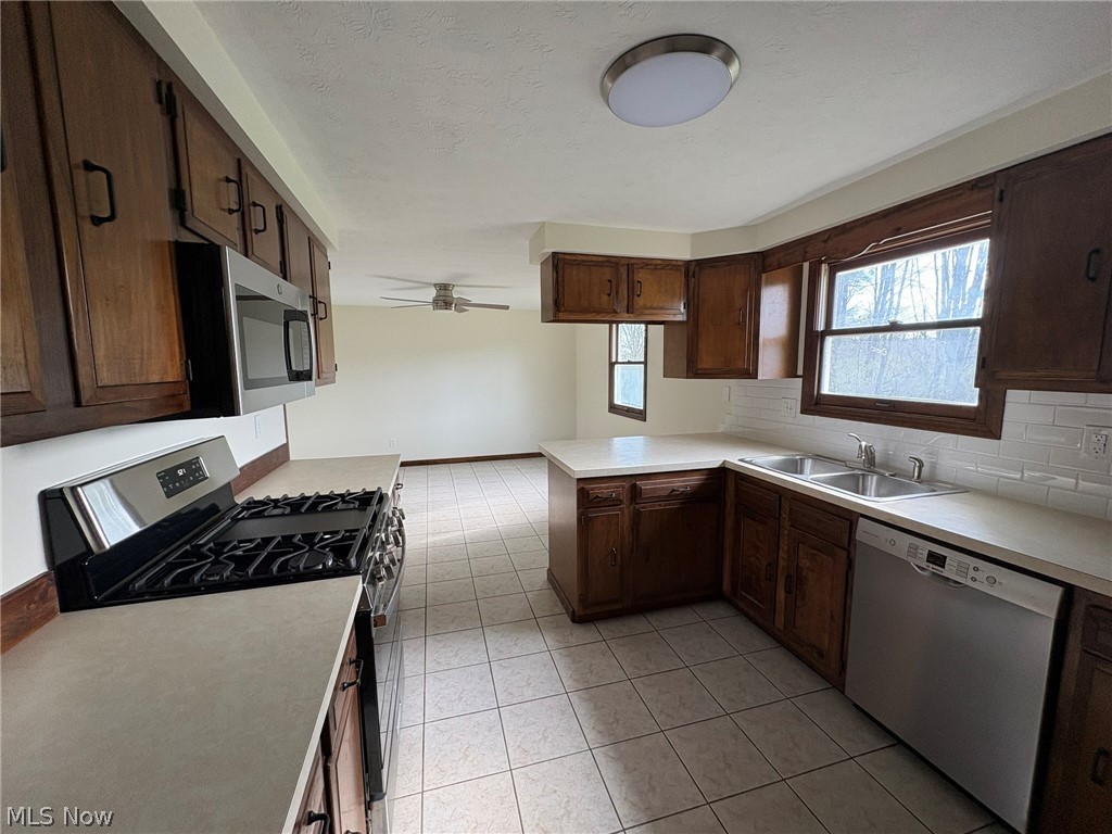 408 Annis Road South Amherst OH 44001