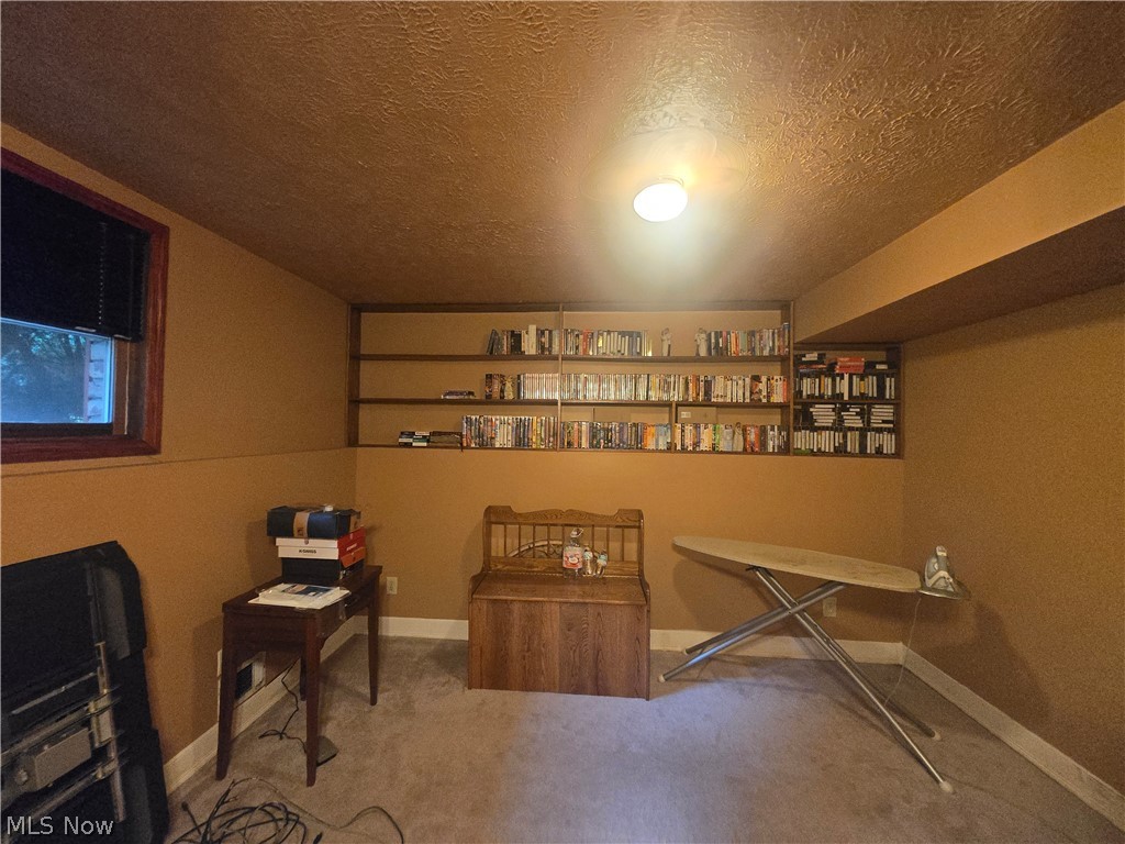 1185 Ellsworth Bailey Road SW Lordstown OH 44481