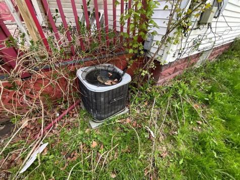 1257 E 170th Street Cleveland OH 44110