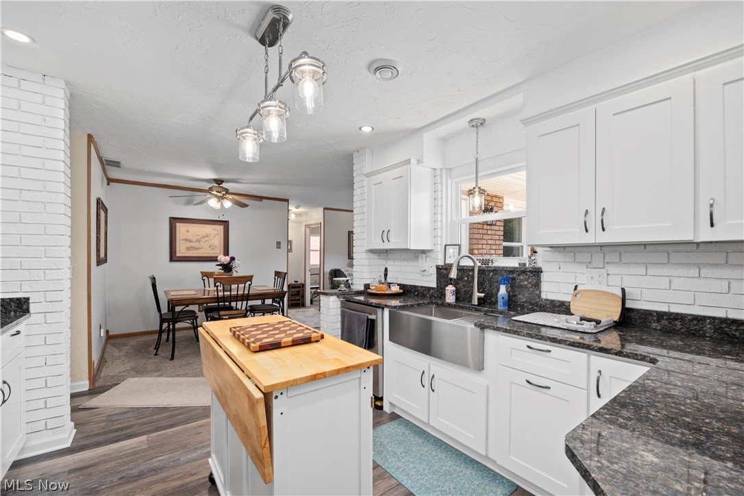5290 Kevin Street Sheffield Village OH 44054