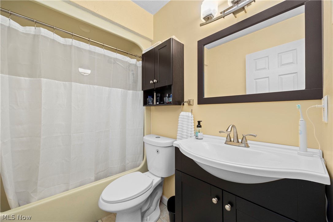 5290 Kevin Street Sheffield Village OH 44054
