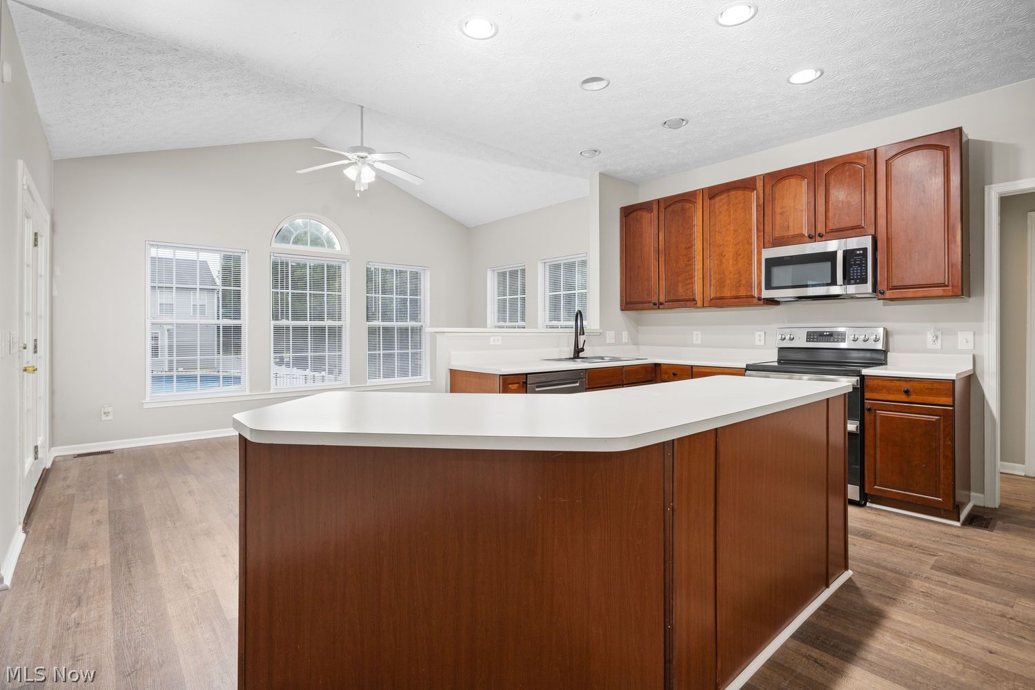 756 Sparrow Way Wadsworth OH 44281