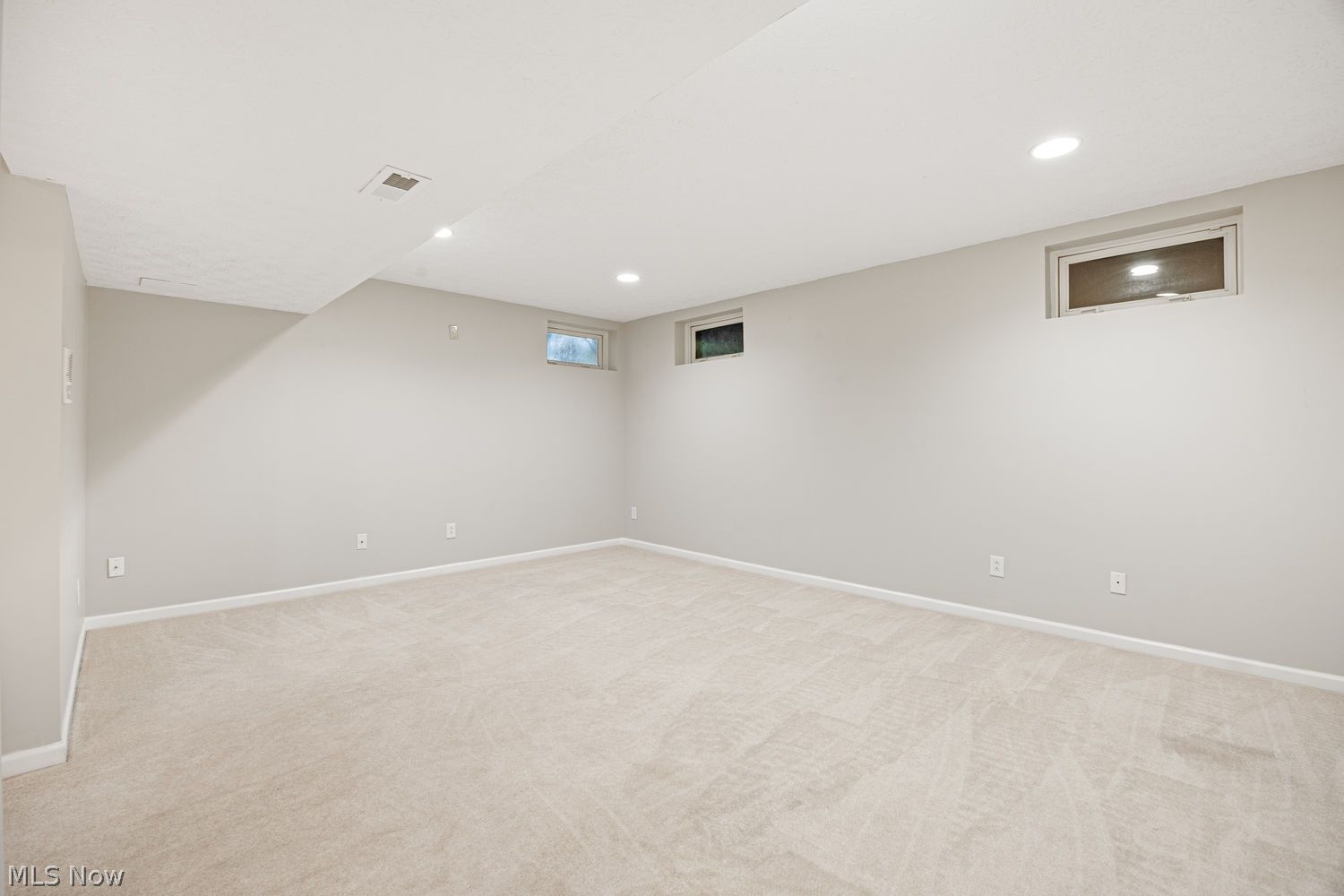 756 Sparrow Way Wadsworth OH 44281