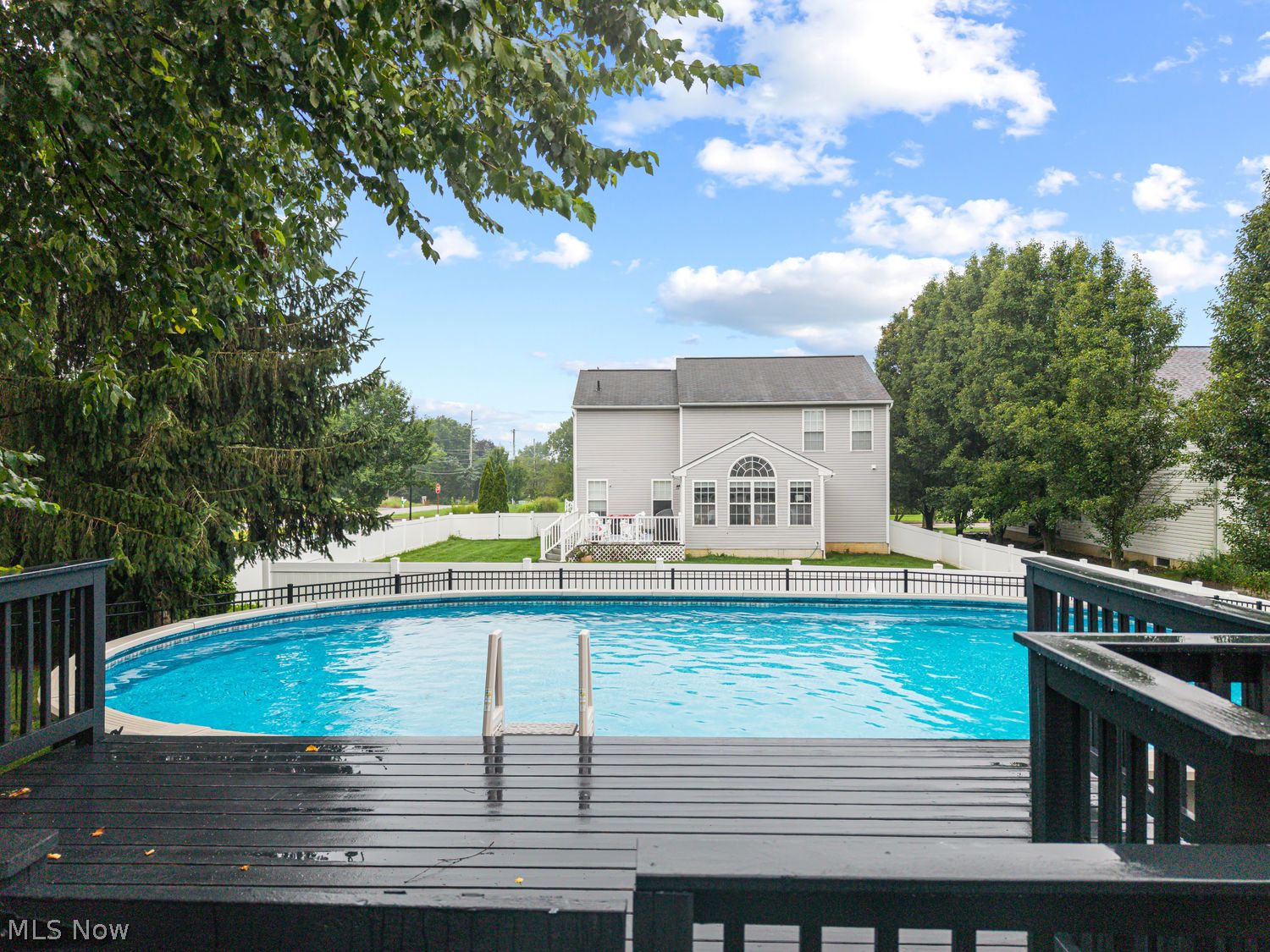 756 Sparrow Way Wadsworth OH 44281