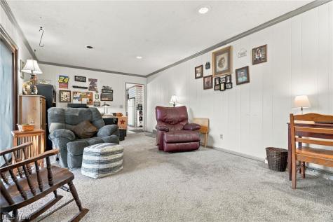 2644 Gladiola Street NE Canton OH 44705