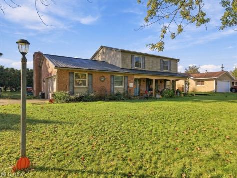 2644 Gladiola Street NE Canton OH 44705