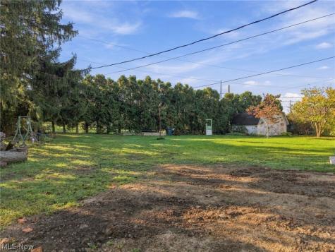 2644 Gladiola Street NE Canton OH 44705