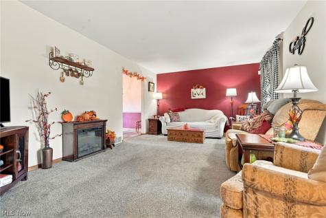 2644 Gladiola Street NE Canton OH 44705