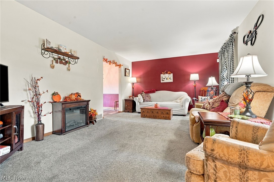 2644 Gladiola Street NE Canton OH 44705