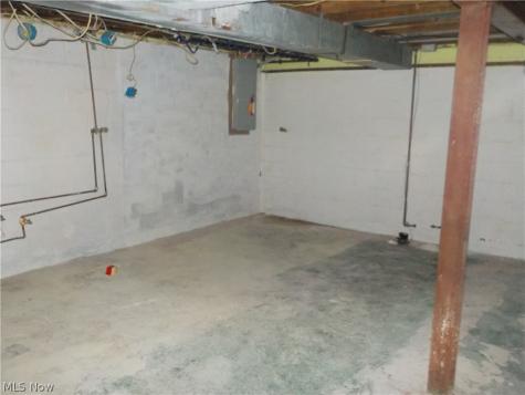 2456 E 37th Street Lorain OH 44055